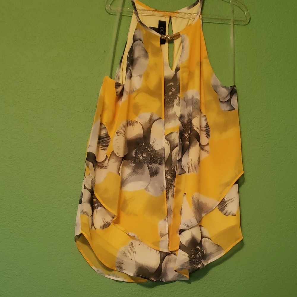 BCX Women Medium Yellow and Gray Floral Blouse. Colofull Slevless Top